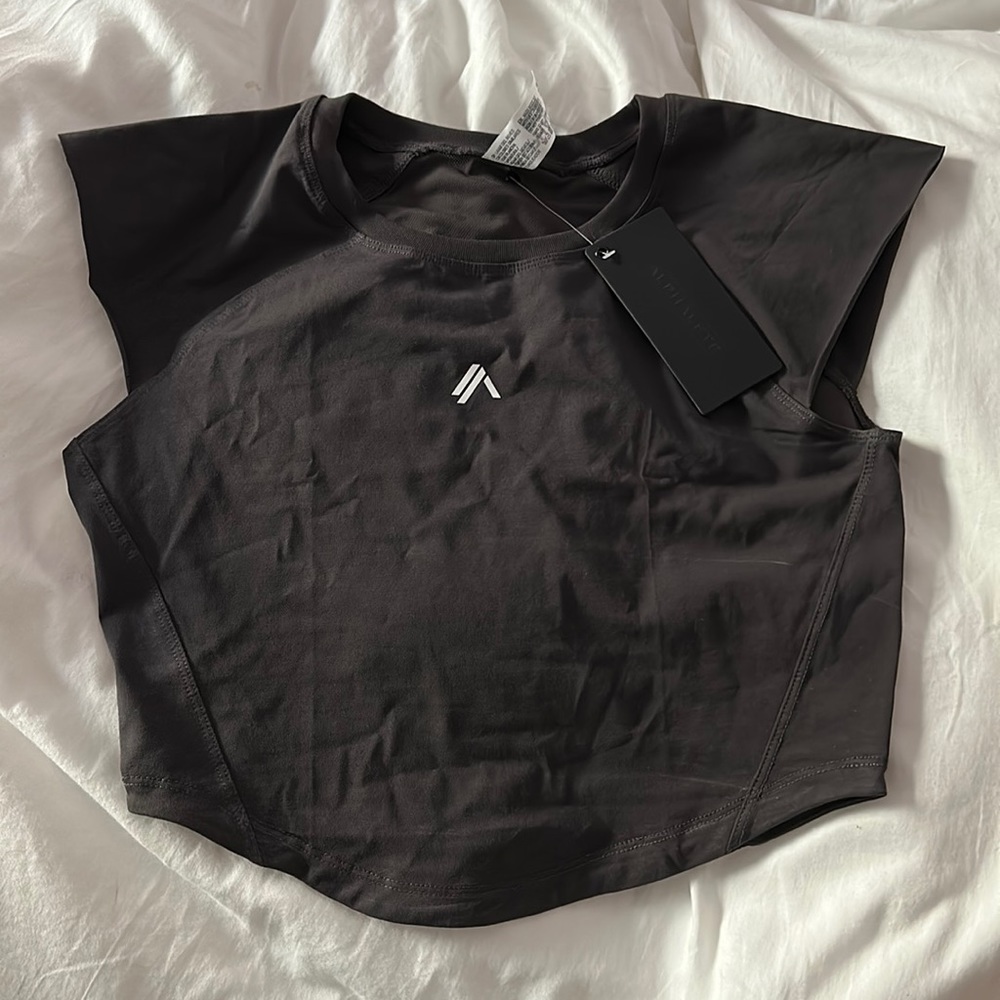 Alphalete dark brown crop top, medium brand new with tags